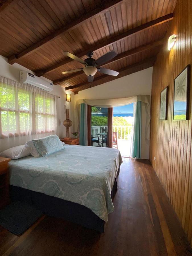 The Isabela Beach House Puerto Villamil Bagian luar foto