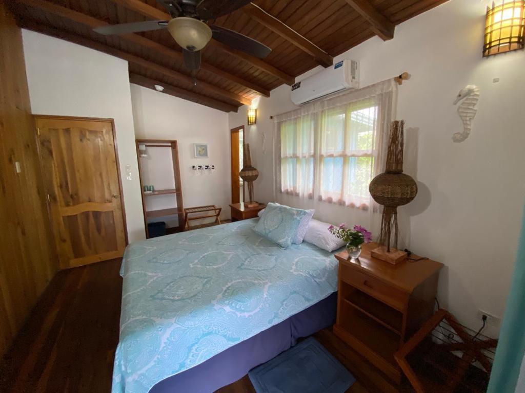 The Isabela Beach House Puerto Villamil Bagian luar foto