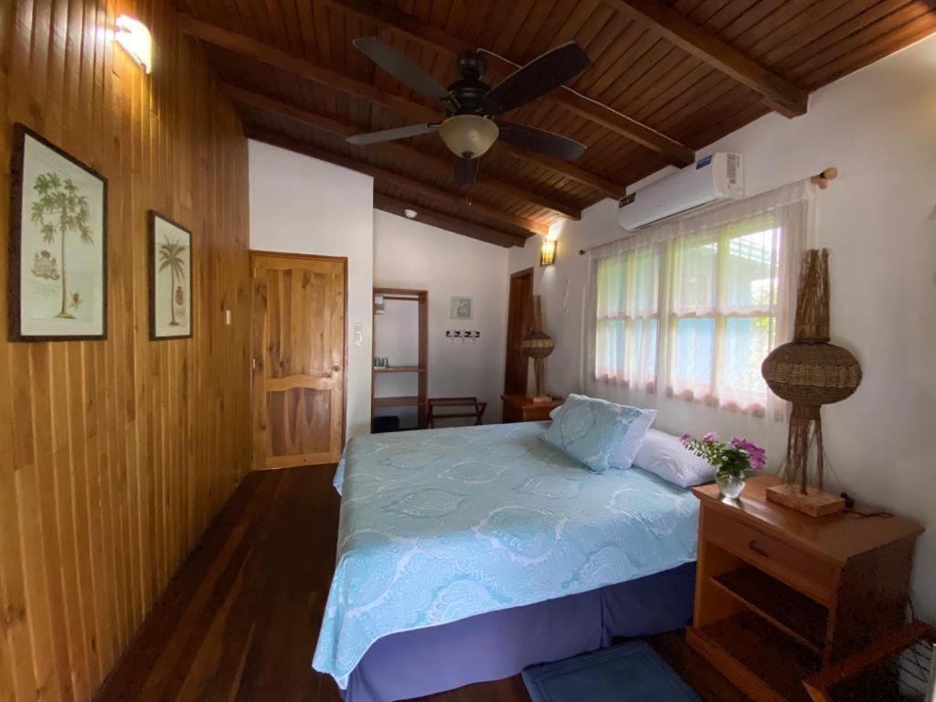 The Isabela Beach House Puerto Villamil Bagian luar foto