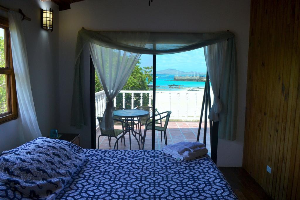 The Isabela Beach House Puerto Villamil Ruang foto