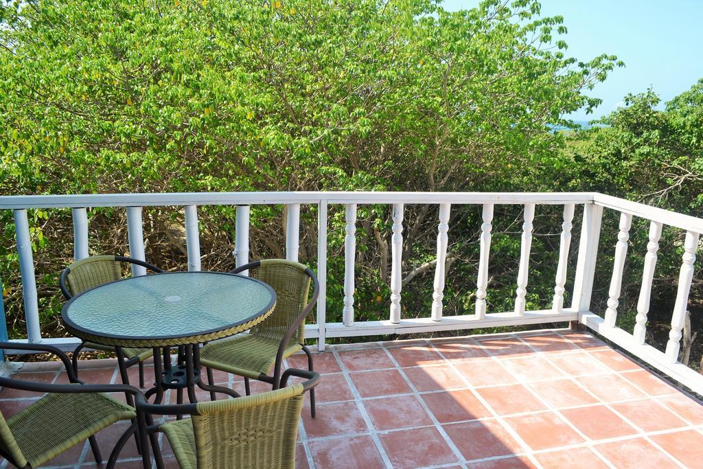 The Isabela Beach House Puerto Villamil Bagian luar foto