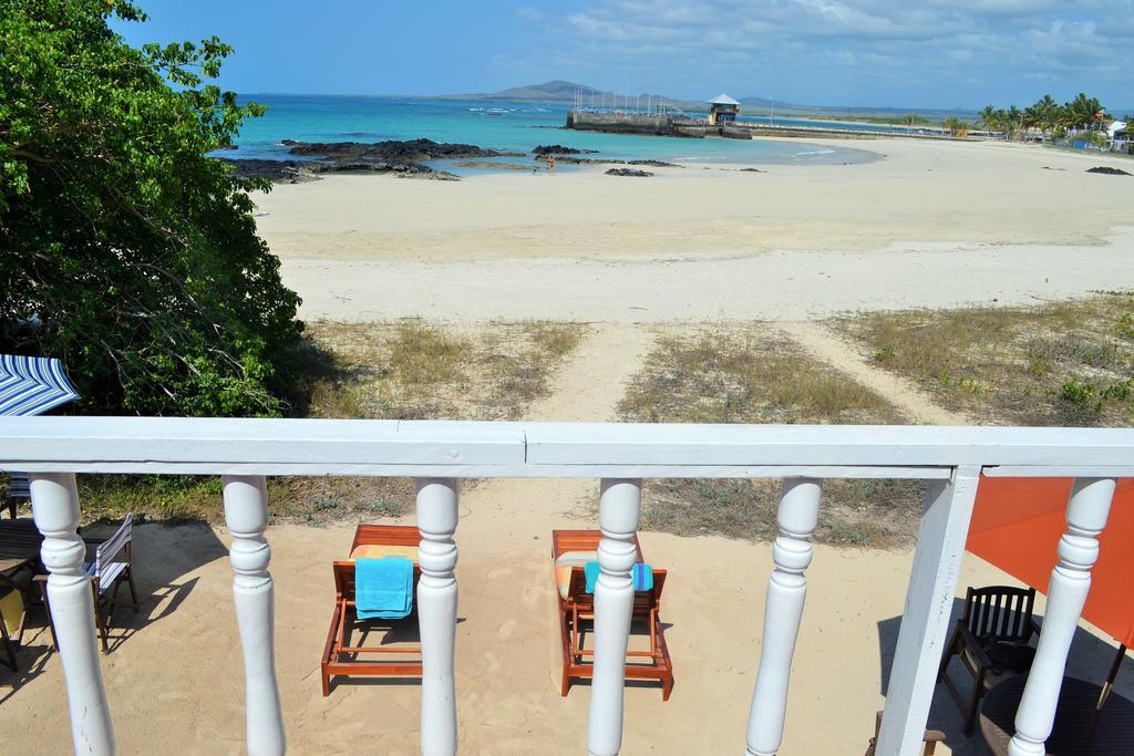 The Isabela Beach House Puerto Villamil Ruang foto