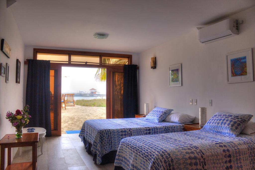 The Isabela Beach House Puerto Villamil Bagian luar foto