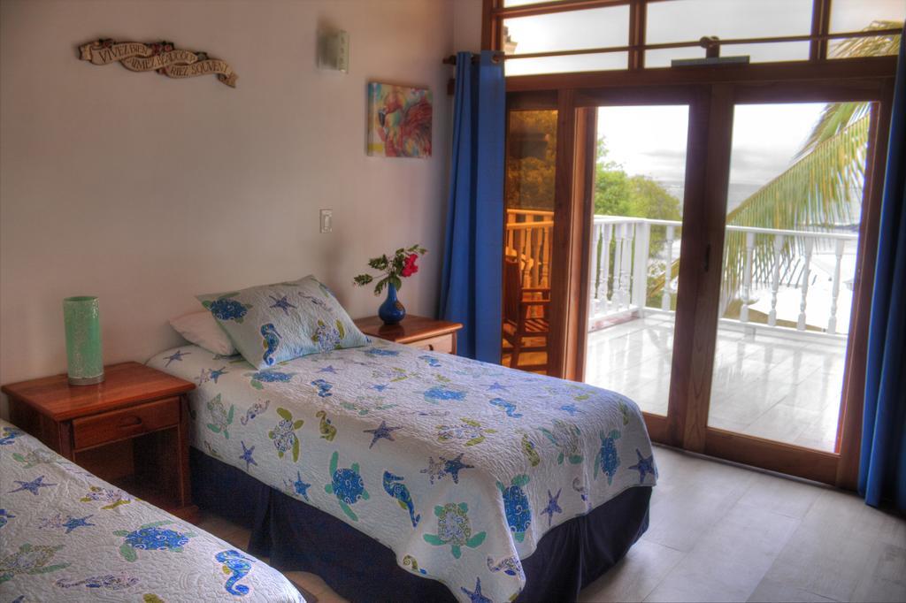The Isabela Beach House Puerto Villamil Bagian luar foto