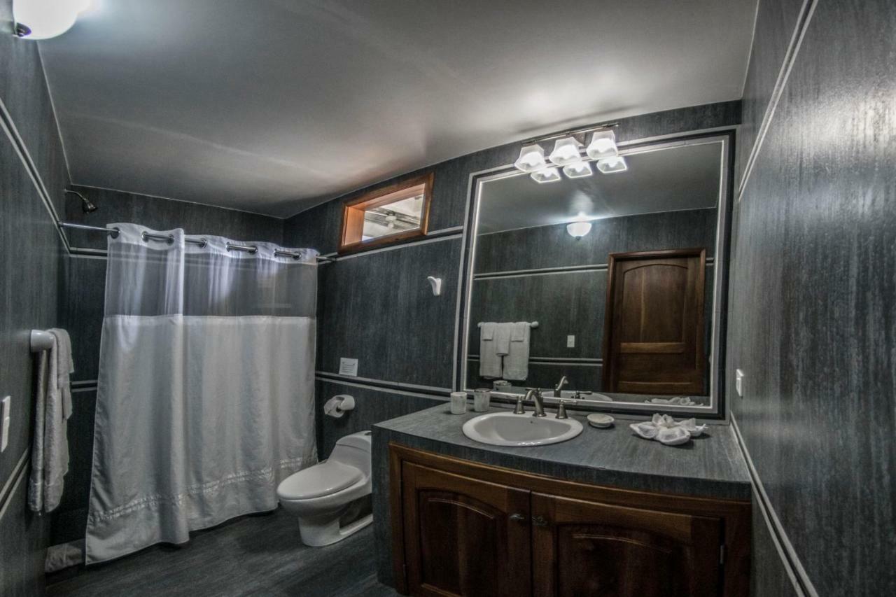 The Isabela Beach House Puerto Villamil Bagian luar foto